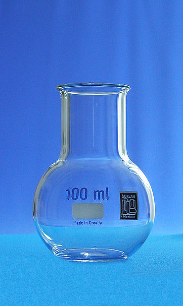 6350 TIKVICA RAVNO DNO KRATKO SIROKO GRLO 100 ml 1.jpg