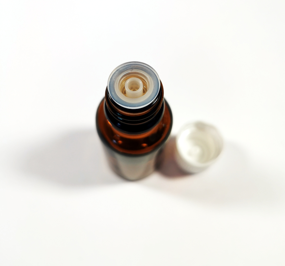 7967 STAKLENA BOCICA S KAPALICOM ZA GUSTE MEDIJE 20 ml 1.jpg